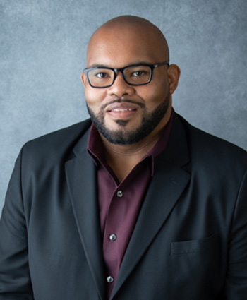 A photo of Arron Gregory.