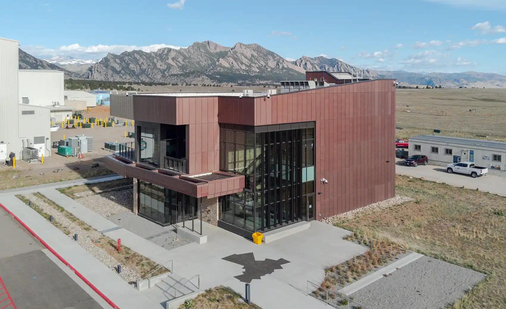 flatirons-105997 Aerial view of the National Laboratory of the Rockies Flatirons campus.
