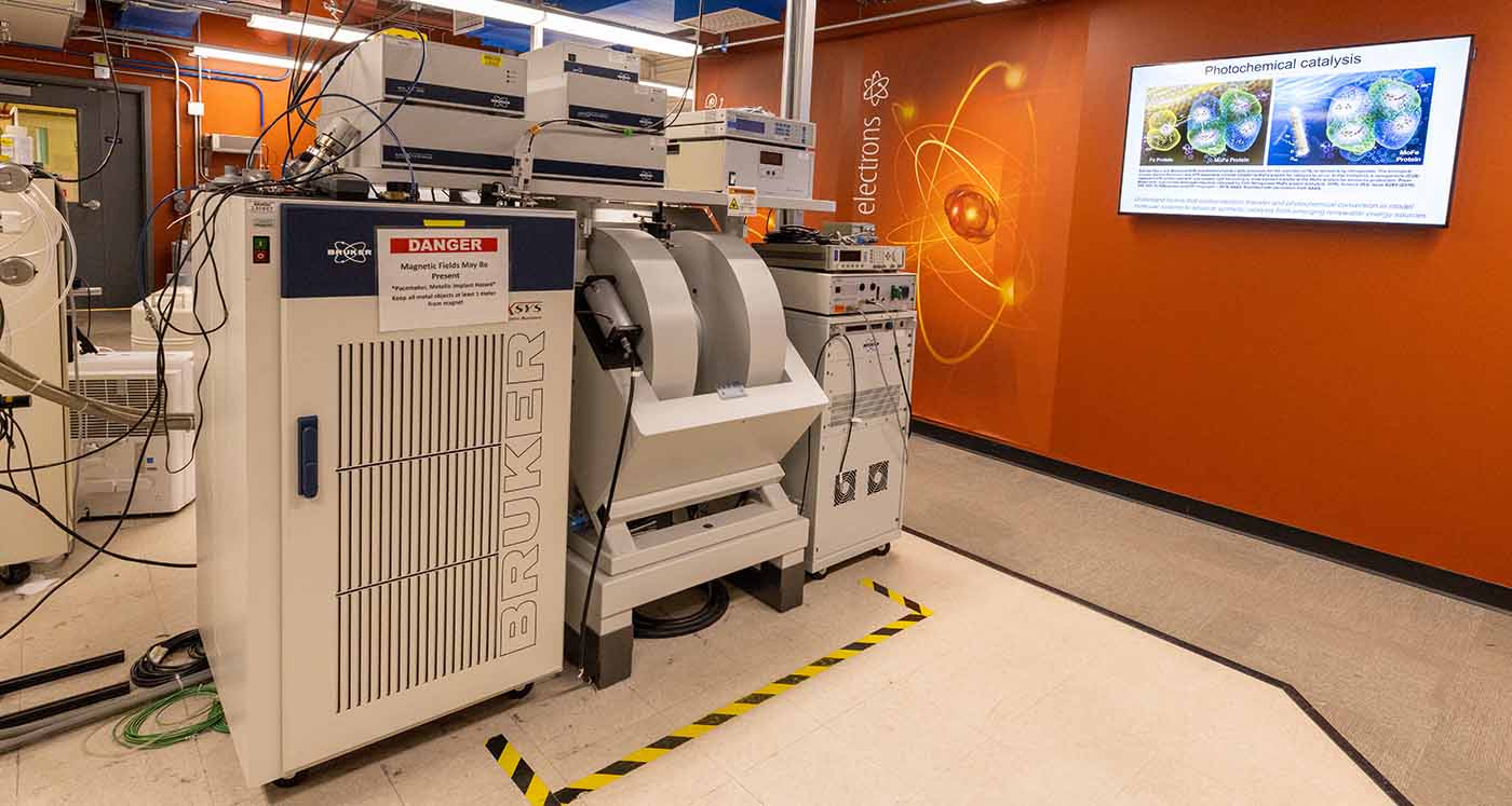 A Bruker EPR spectrometer in the Advanced Spin Resonance Facility