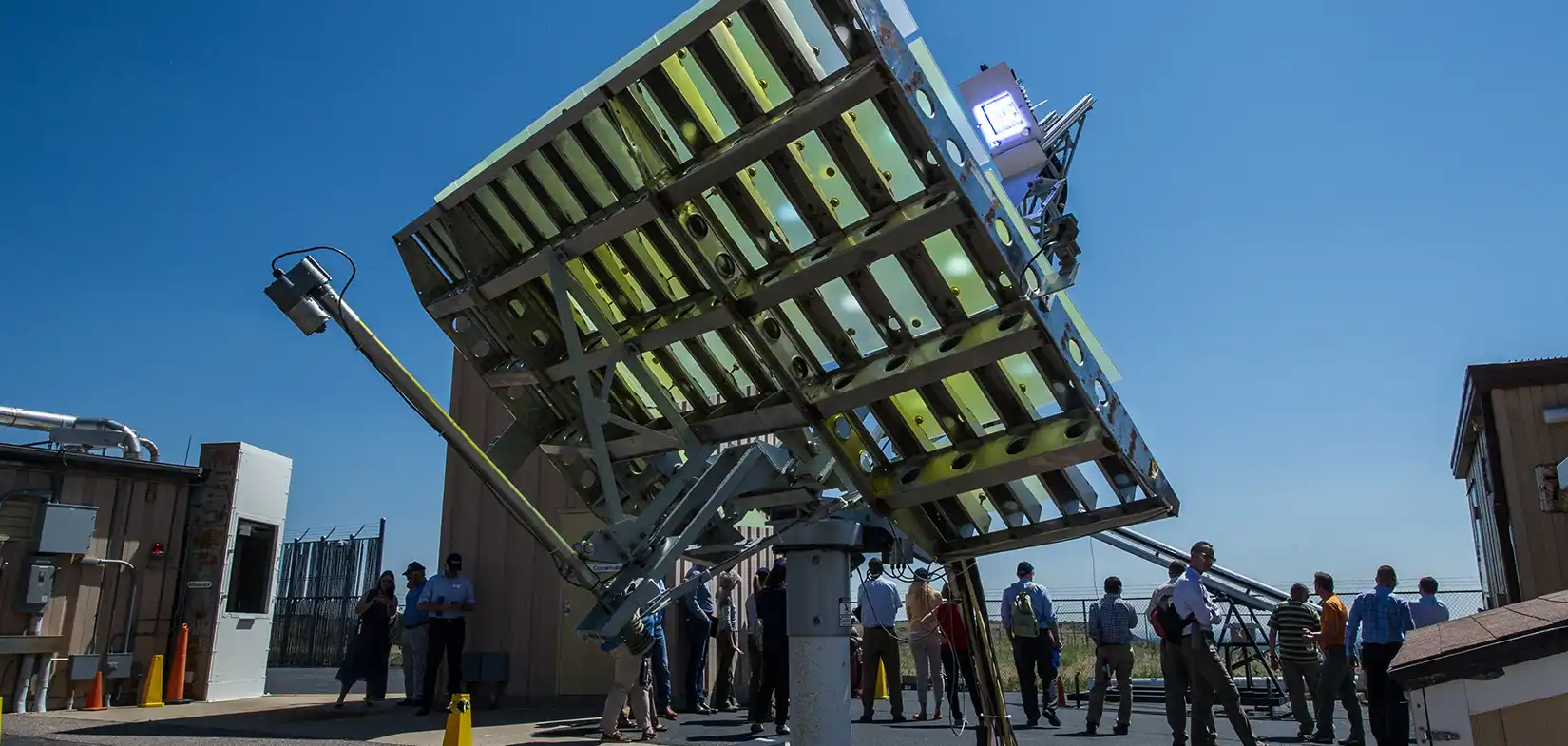 The outdoor ultra-accelerated weathering system allows the study of aging on materials, accelerated at up to 100 times.