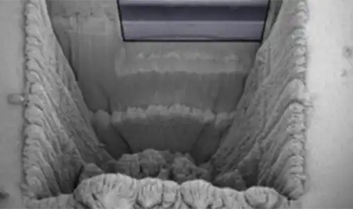 Coin cell battery under cryogenic conditions