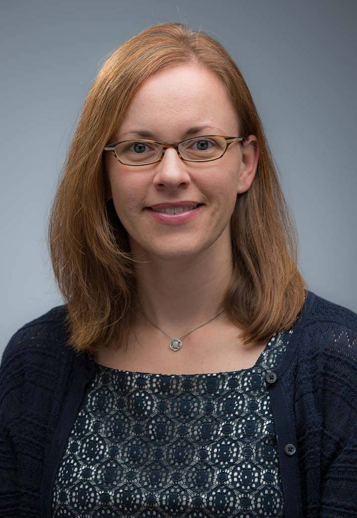 Headshot of Jennifer Daw.