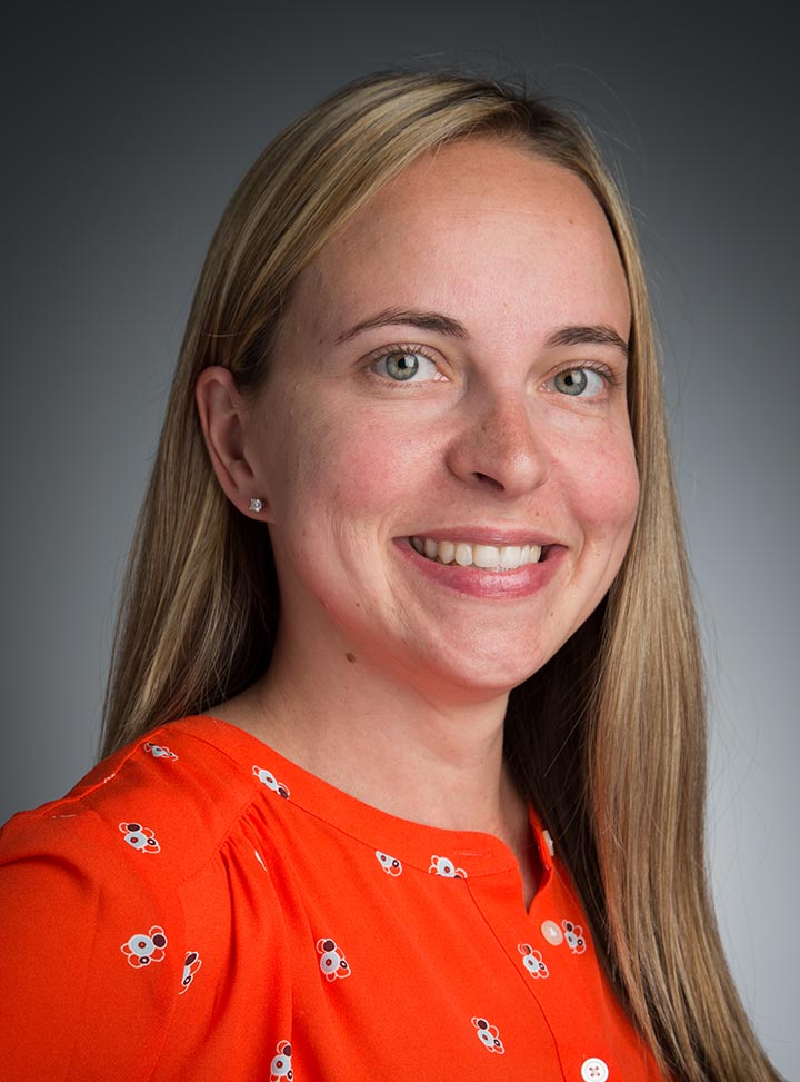 Headshot of Sandra Loi smiling.