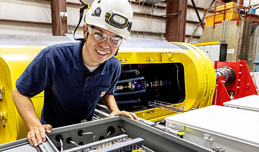 Continue reading about Wave-Powered SeaRAY Preps for Hawaii Trial