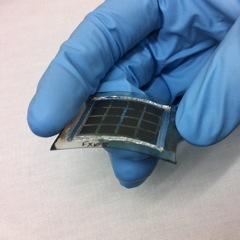 Flexible CdTe solar cells