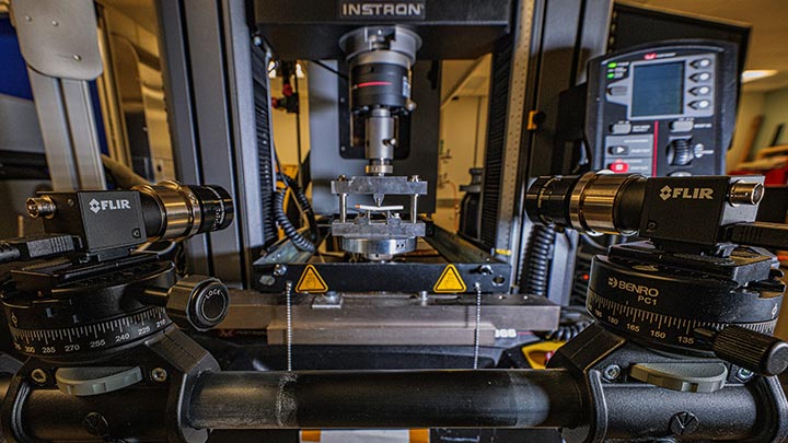 A photo of the Digital Image Correlation System