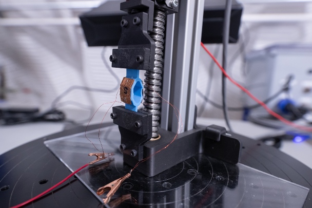 Distributed embedded energy converter