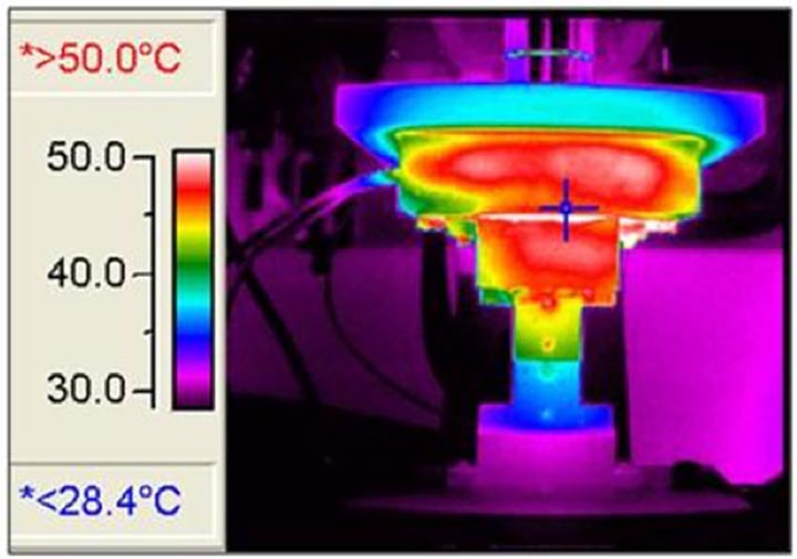 The infrared camera shows temperature distribution to identify hot spots and temperature gradients in power electronic devices. Temperature uniformity is of utmost importance to power electronic performance and reliability.